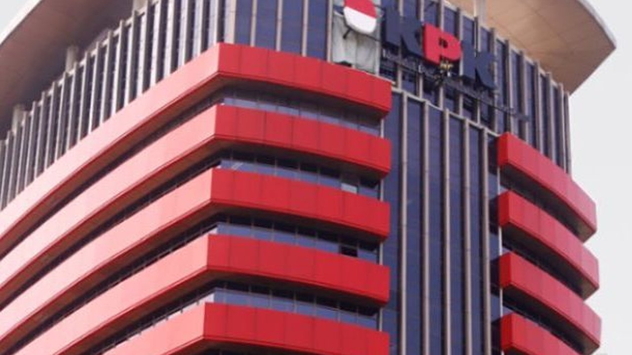 KPK Periksa eks Dirut TransJakarta Kuncoro Wibowo sebagai Tersangka Korupsi Bansos Beras