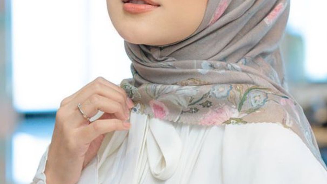 Sosok Cantik Analisa Widyaningrum, Lulusan Terbaik UGM Kini Tinggal di Inggris Kisah Masa Lalunya Penuh Haru