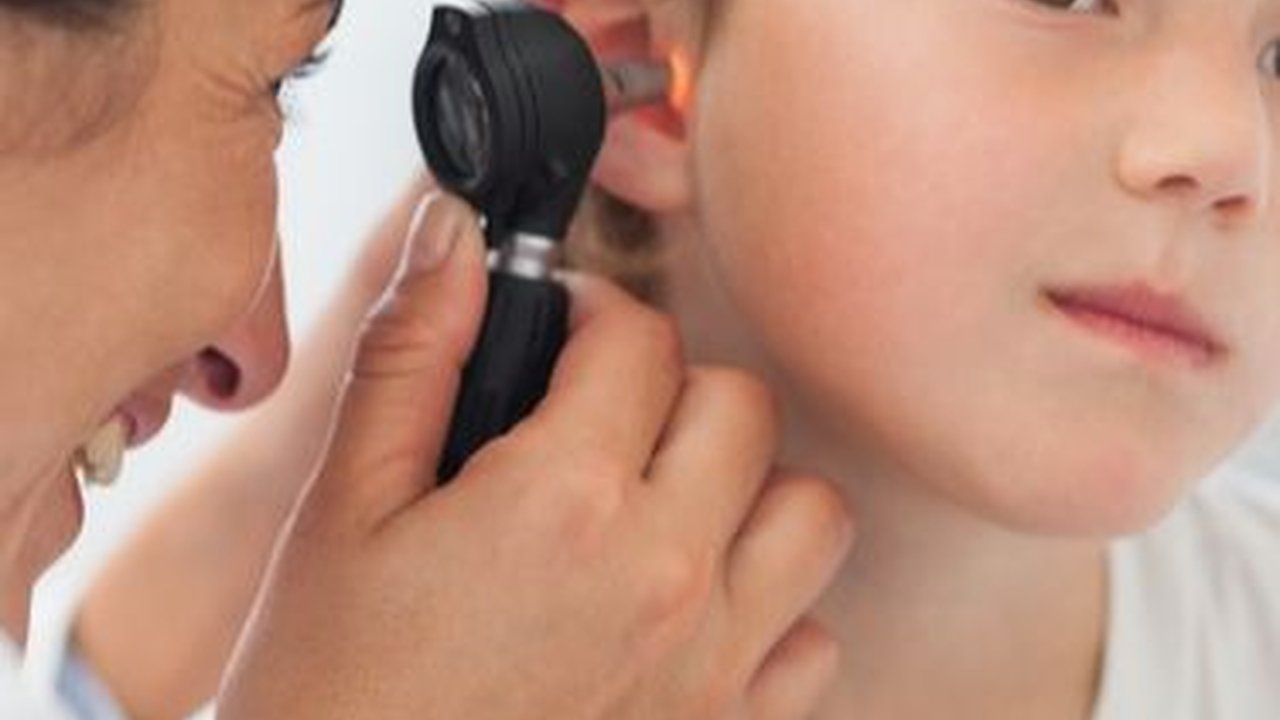 6 Contoh Surat Izin Sakit Sekolah Melalui Edaran & WhatsApp  yang Benar Sesuai Aturan