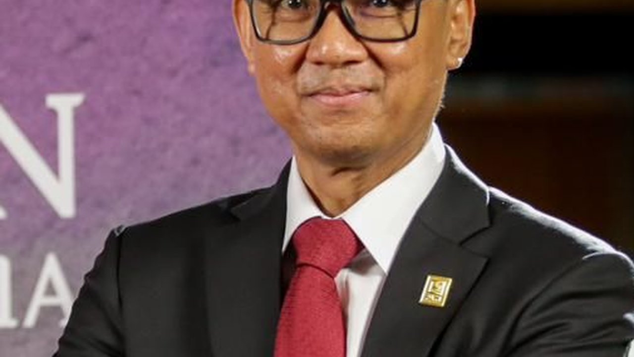 AIPF Dibuka Presiden, PLN Paparkan Green Enabling Supergrid hingga Rampungnya PLTS Terapung Cirata