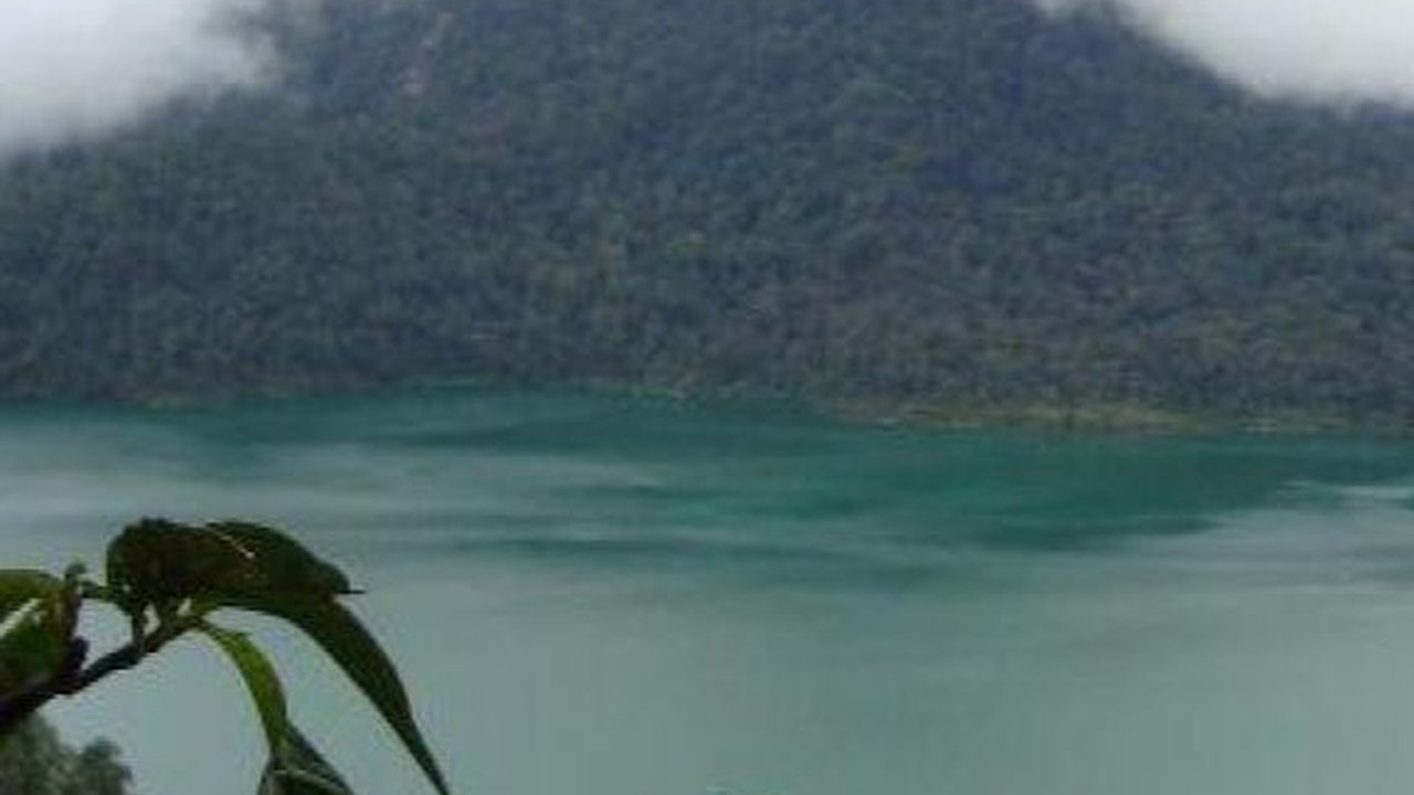 Danau Laut Tinggal, Wisata Hidden Gem di Sumatra Barat Cocok Untuk Pendaki