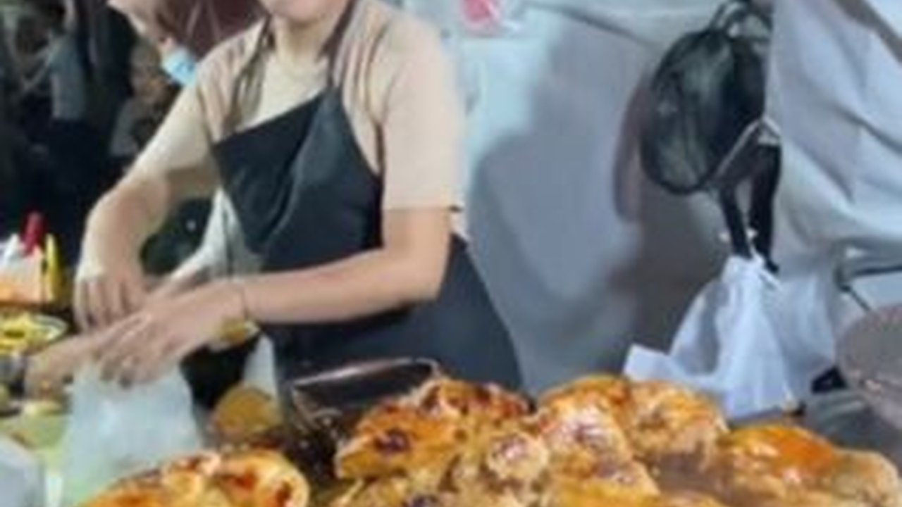 Parasnya Cantik Mempesona, Pedagang Chicken Steak di Pinggir Jalan ini Ternyata Mantan Pramugari