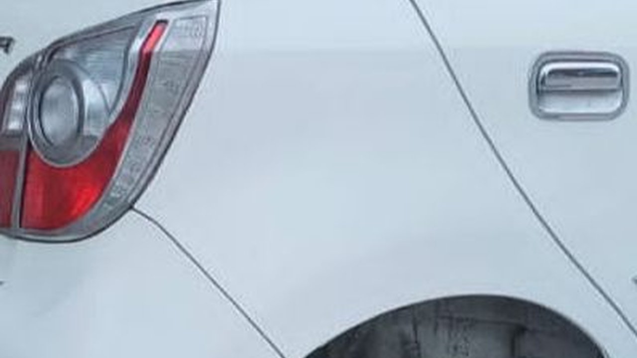 Maling Cerdik! Tak Bisa Gondol Mobil Malah Empat Ban Disikat, Pemilik Bengong Auto Syok