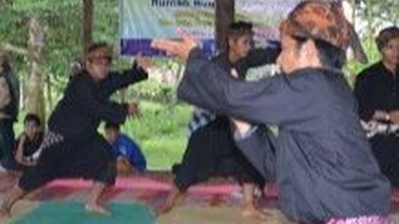 Mengenal Ulu Ambek, Seni Pertunjukan Bela Diri Khas Pesisir Barat Minangkabau