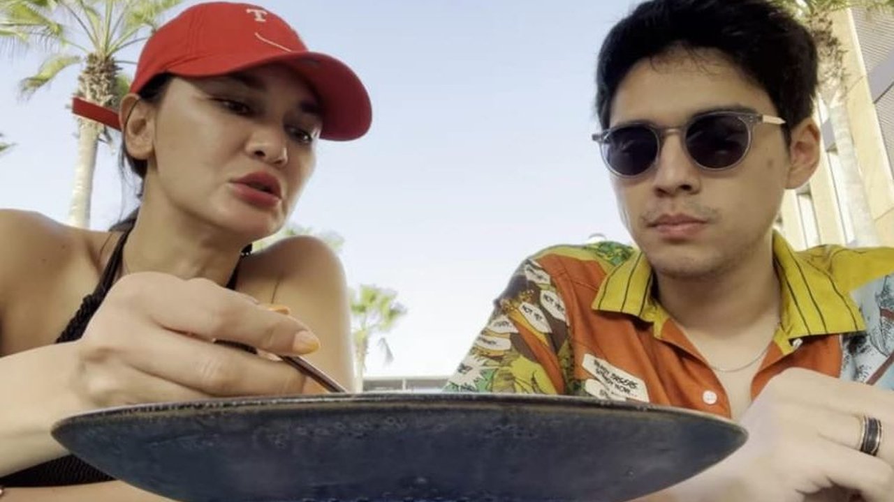 Momen Romantis Luna Maya dan Maxime Bouttier Liburan ke Maroko, Makan Sepiring Berdua Sambil Suap-suapan