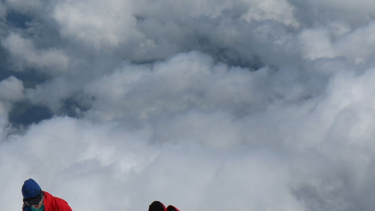 Daftar Gunung Tertinggi di Alam Semesta selain Everest