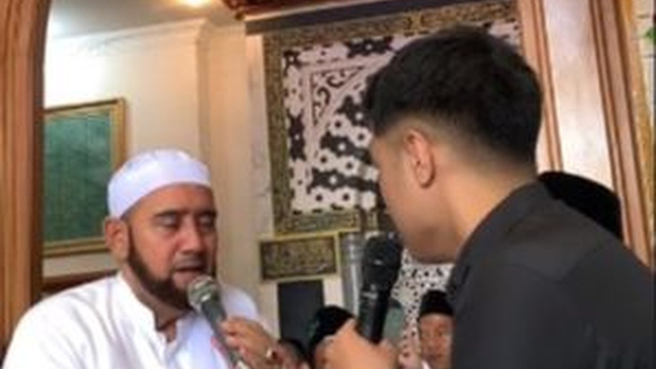 Bertahun-tahun Pacaran Beda Agama, Pacar Wanita ini Jadi Mualaf, Bikin Iri dipimpin Langsung oleh Habib Syech