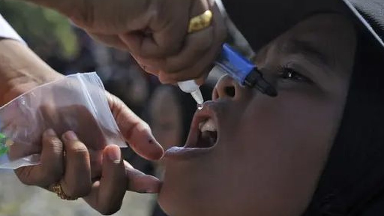 Imunisasi Polio di Aceh (AP Photo/Riska Munawarah)