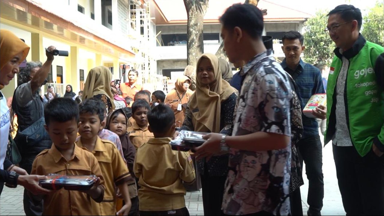 Gibran uji coba makan siang gratis