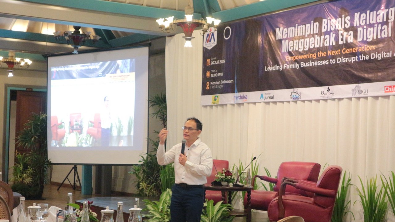 Seminar AMA Chapter Malang Memimpin Bisnis Keluarga Menggebrak Era Digital Empowering The Next Generation: Leading Family Bussinesses to Disrupt the Digital Age