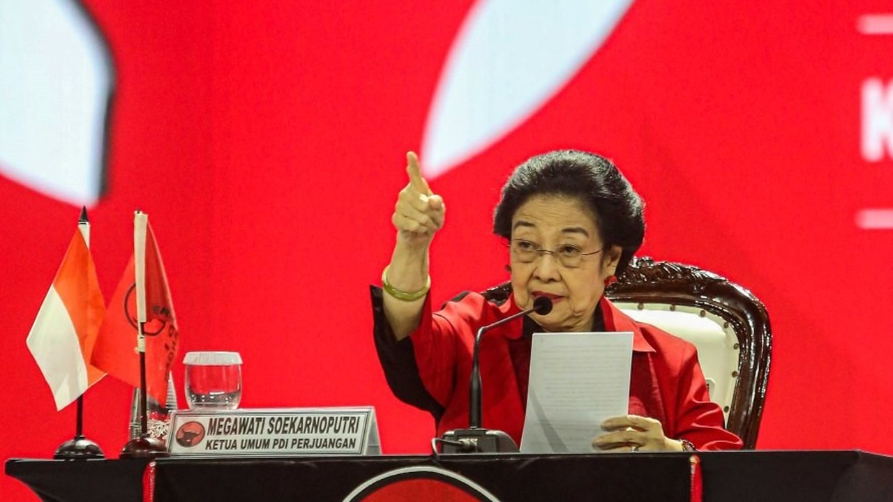 Ketua Umum PDI-P Megawati Soekarnoputri saat memberikan pidato penutupan Rakernas V PDIP di Beach City International Stadium Ancol, Jakarta Utara, Minggu (26/5/2024). Liputan6.com/Angga Yuniar