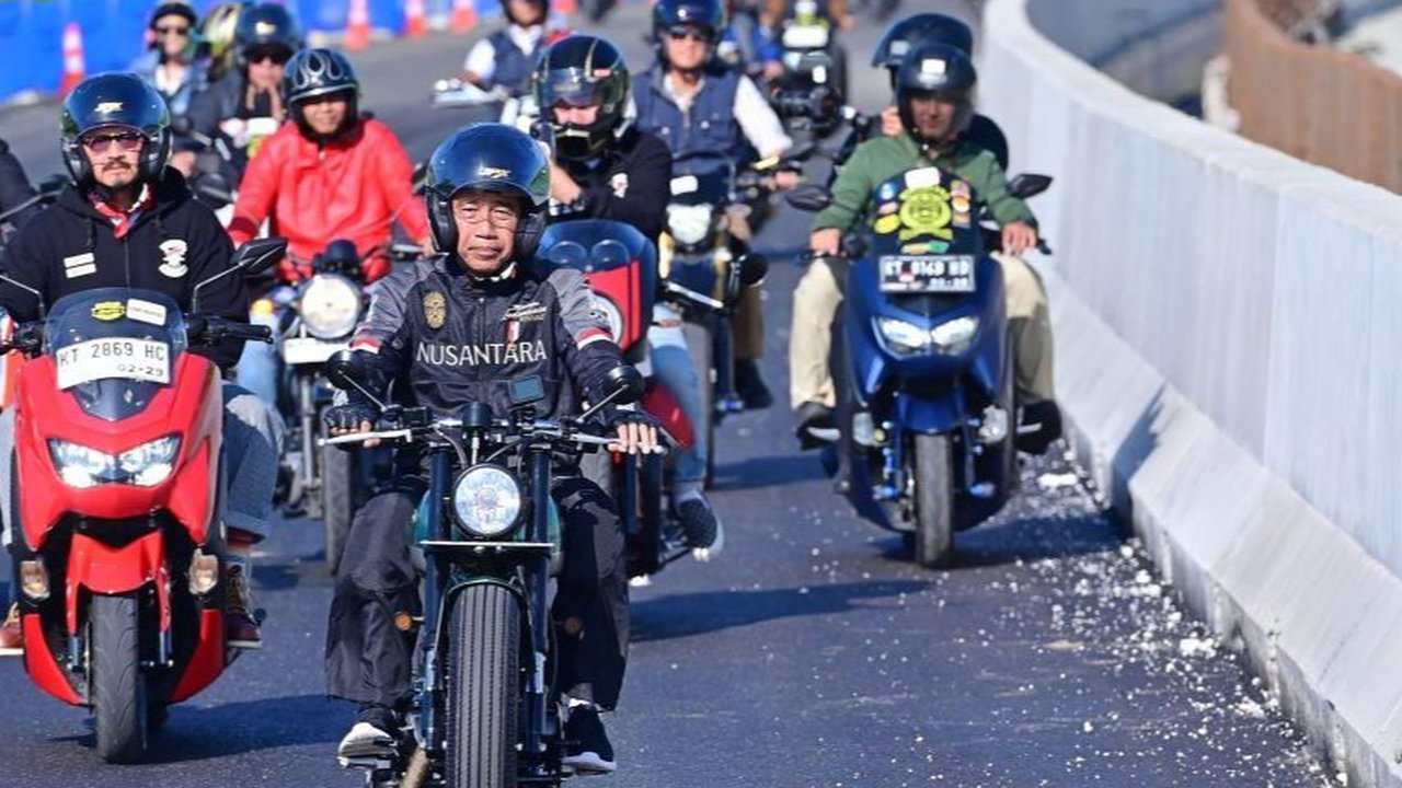 Gaya Jokowi Motoran Hingga Makan Malam Bareng Artis dan Influencer di IKN
