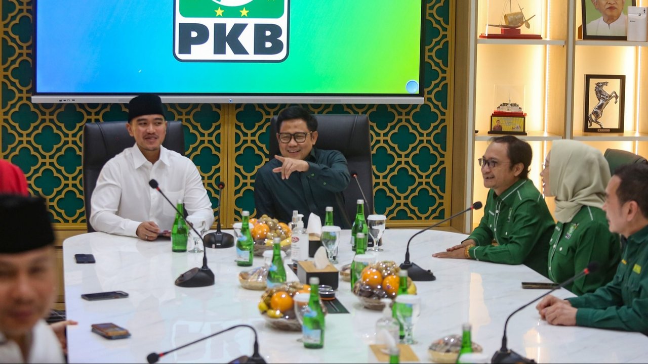 Ketua Umum Partai Solidaritas Indonesia (PSI) Kaesang Pangarep  saat menyambangi Kantor Partai Kebangkitan Bangsa (PKB) di DPP PKB, Jalan Raden Saleh, Senen, Jakarta Pusat, Selasa (06/08/2024).