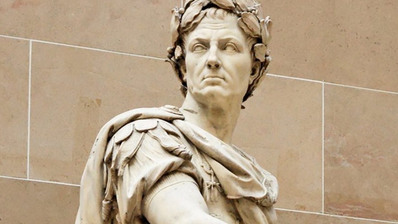 Kaisar Romawi Kuno, Julius Caesar