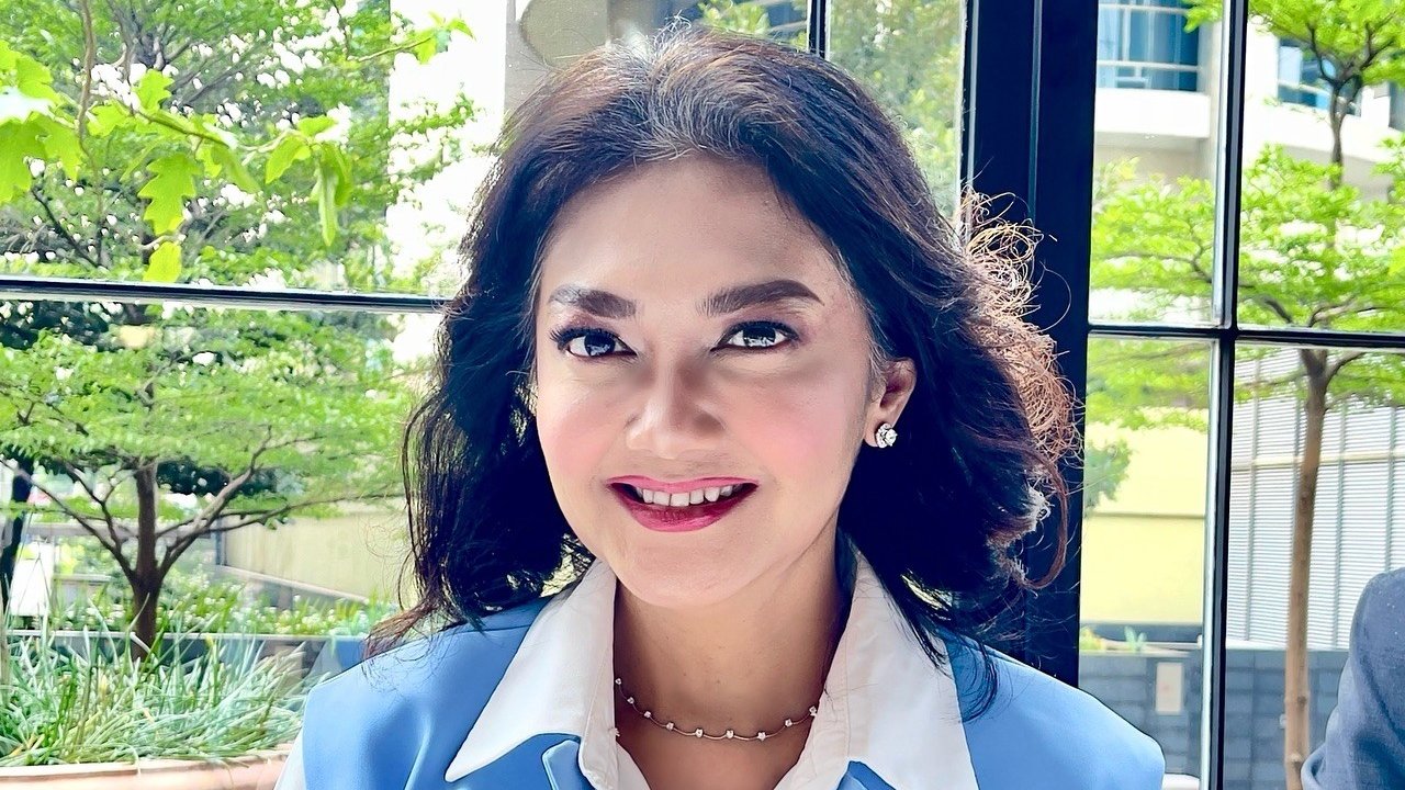 Potret Bella Saphira Tetap Cantik di Usia 52 Tahun