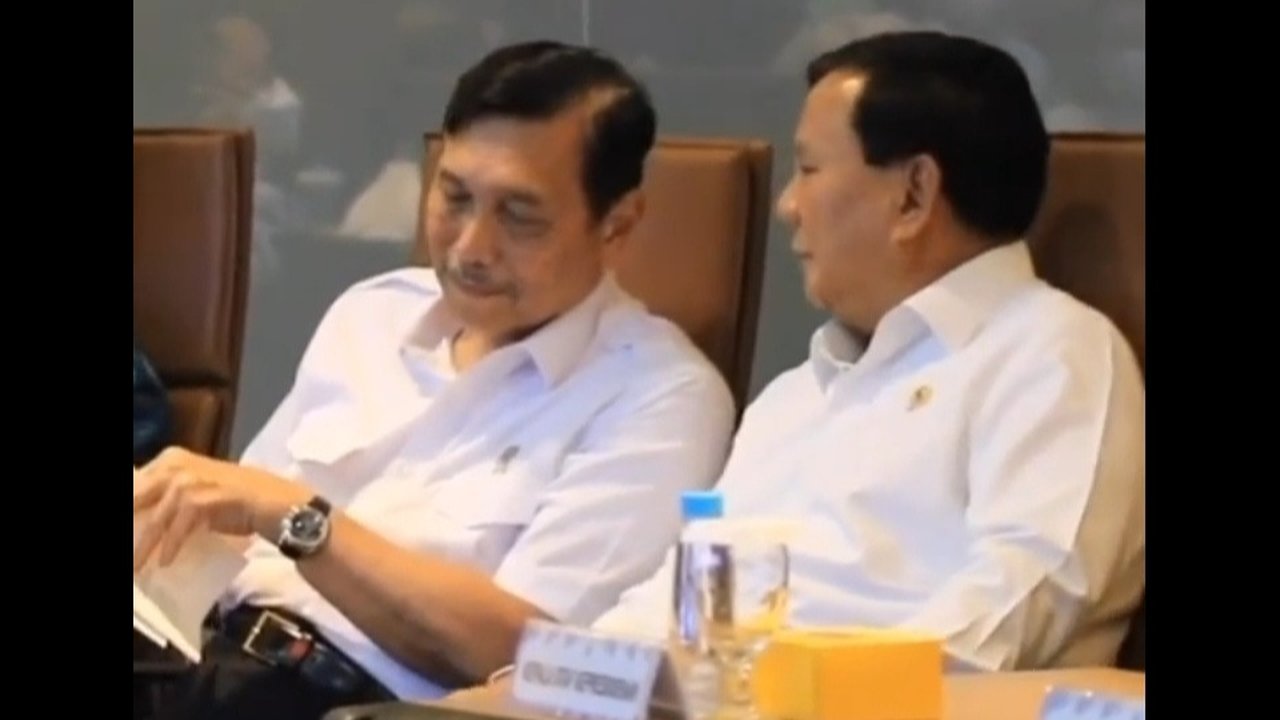 Menko Luhut Bakal Turunkan Harga Tiket Pesawat dengan Cara Ini