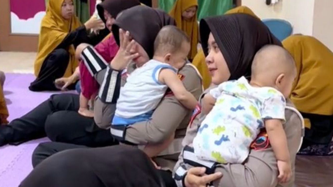 Viral Momen Polwan Kunjungi Panti Asuhan Balita di Semarang, Penuh Haru
