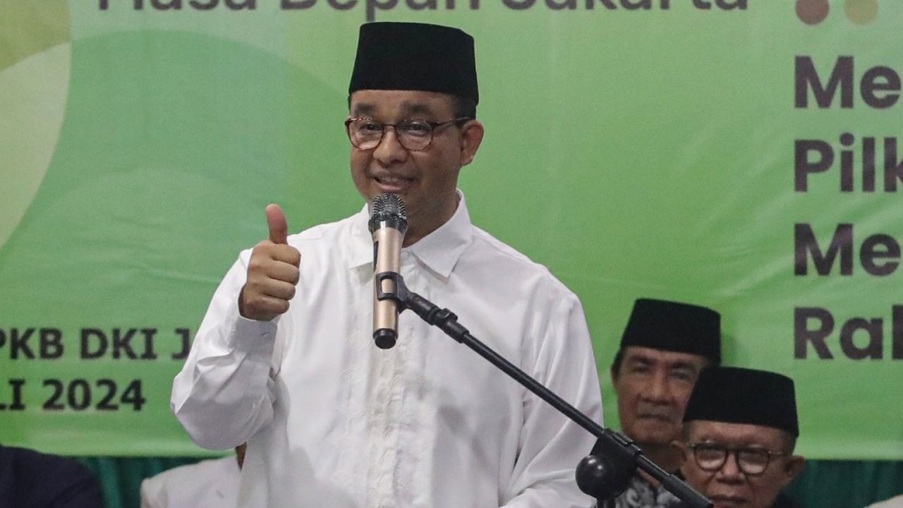 Eks Gubernur Jakarta Anies Baswedan saat menyambangi DPW PKB Jakarta, di Pulo Gadung, Jakarta Timur, Minggu (21/7/2024).