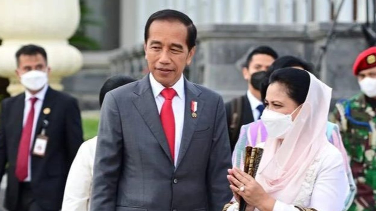 Iriana Jokowi mendampingi Presiden Jokowi. (Foto: Dok. Instagram @jokowi)