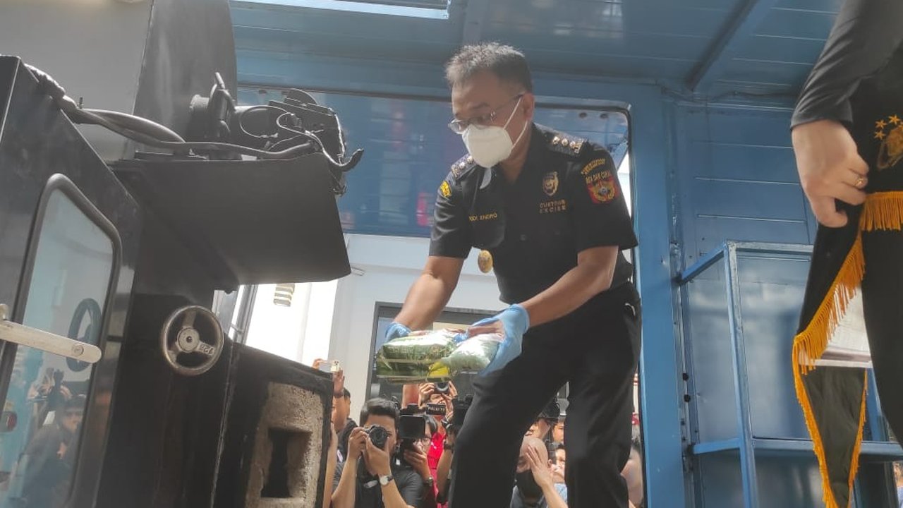 Polda Metro musnahkan ratusan kilo ganja dan sabu hasil operasi nila