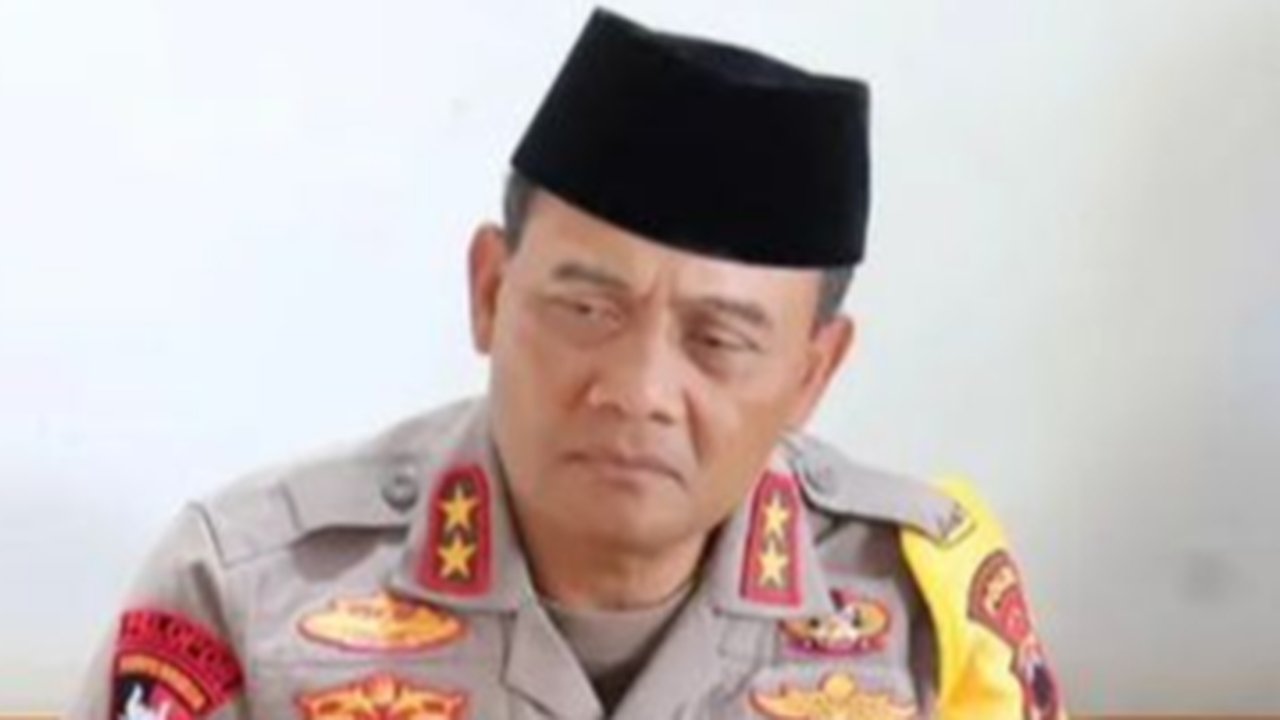 Momen Kapolda Jateng Temui & Tepuk Pundak Bhabinkamtibmas sampai Gerogi, Langsung Beri Perintah Ini ke Atasan