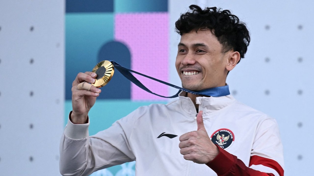 Atlet panjat tebing Indonesia, Veddriq Leonardo, telah mencatatkan sejarah gemilang dengan meraih medali emas pertama untuk Indonesia di Olimpiade Paris 2024.