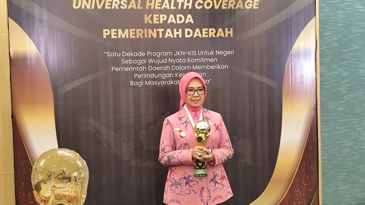 Pemkot Bontang Sabet Penghargaan UHC dari BPJS Kesehatan