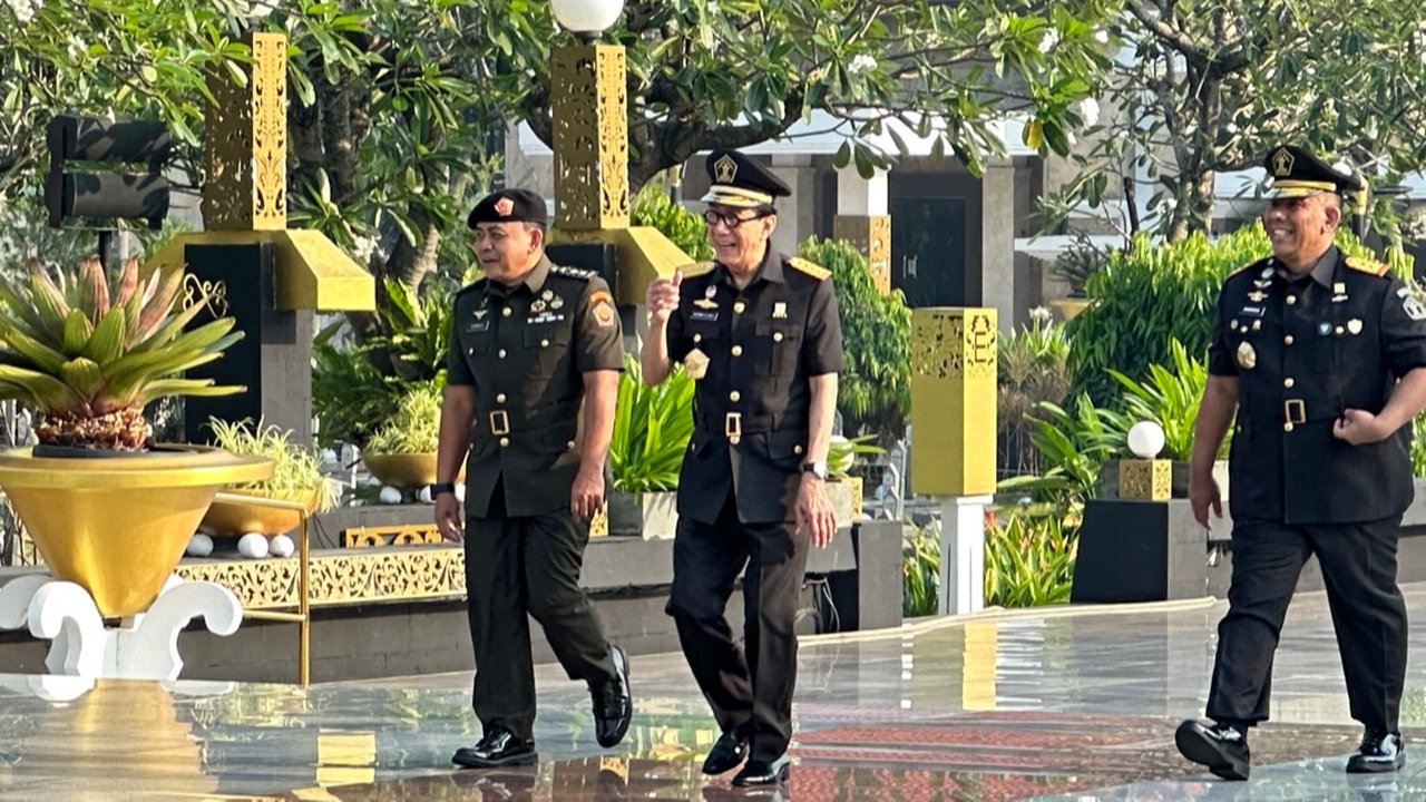 Sambut Hari Pengayoman ke-79, Menkumham Pimpin Tabur Bunga dan Ziarah di TMP Kalibata