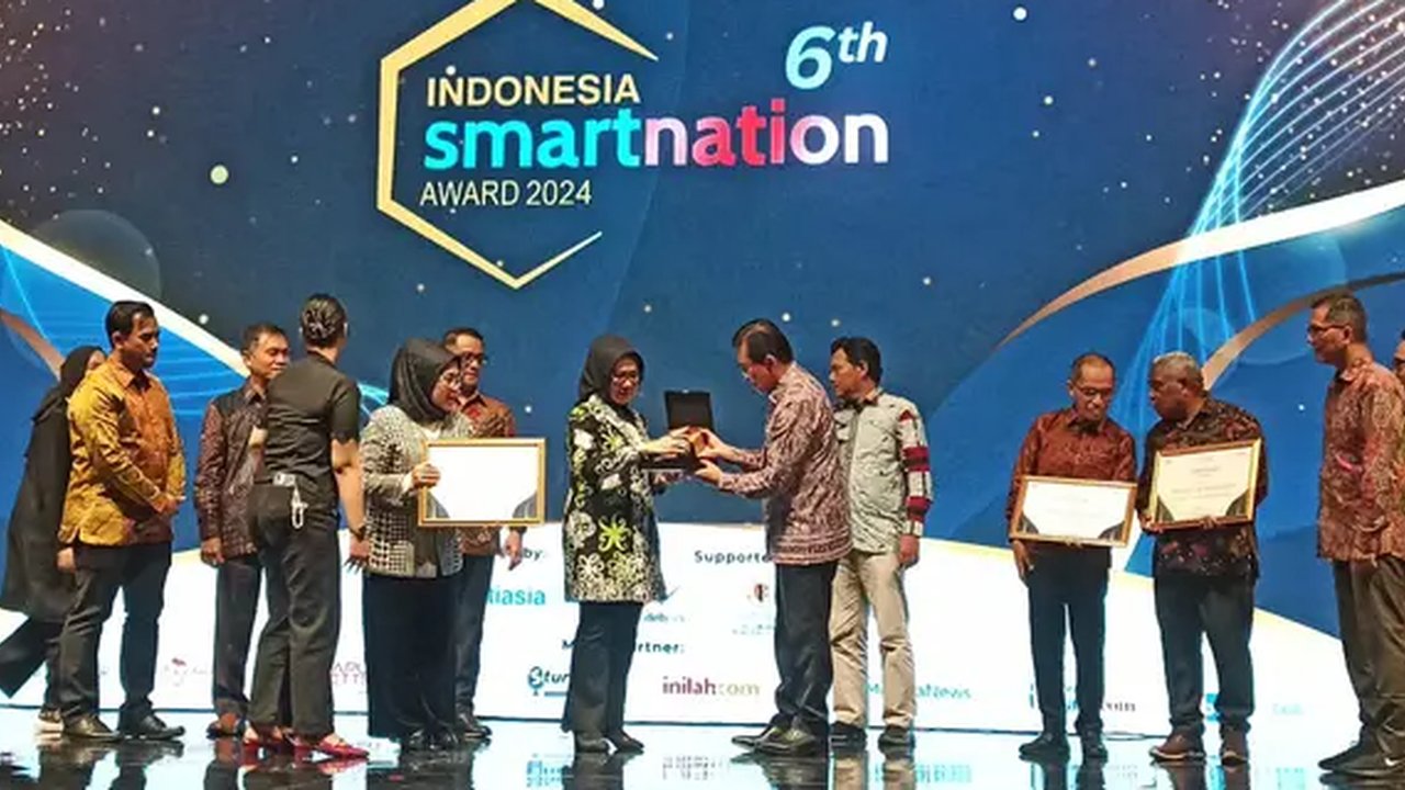 Pemkot Bontang meraih Indonesian Smart Nation Award (ISNA) 2024 di kategori apresiasi daerah utama.