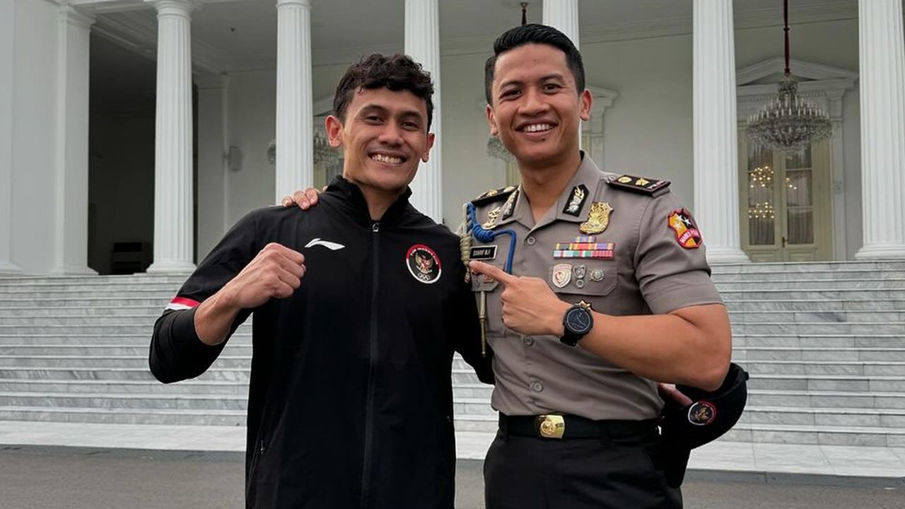 Kompol Syarif Muhammad Fitriansyah bersama atlet panjat tebing Veddriq Leonardo.