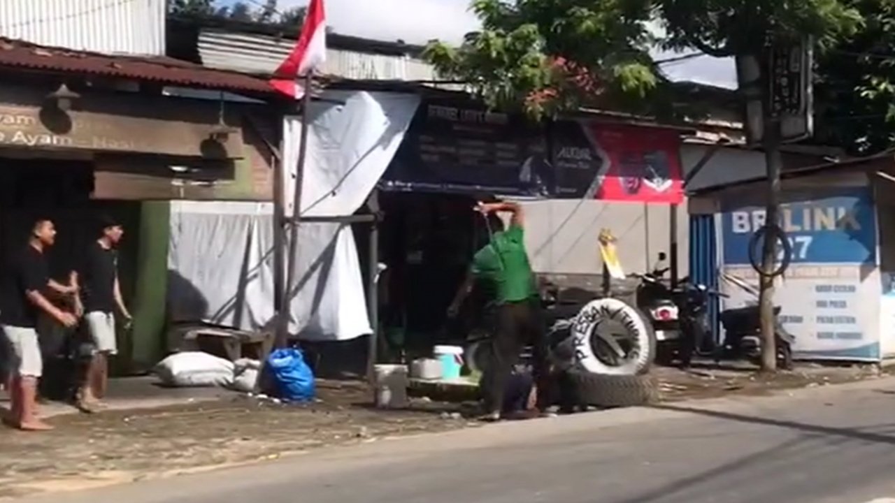 Viral Tukang Cukur Rambut Bacok Pelanggan, Begini Kronologinya