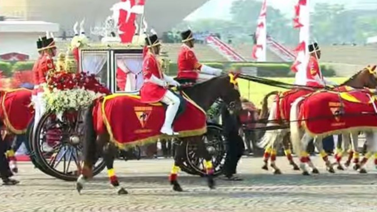 HUT ke-78 RI, Kirab Bendera Pusaka di Monas menuju Istana Merdeka, Kamis (17/8/2023). (Tangkapan layar Youtube Sekretariat Presiden)