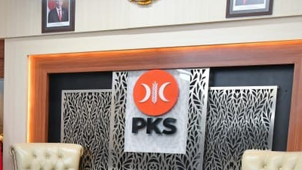 PKS Ungkap Alasan Pertimbangkan Tinggalkan Anies di Pilkada Jakarta, Kini Mulai Mendekat ke Ridwan Kamil