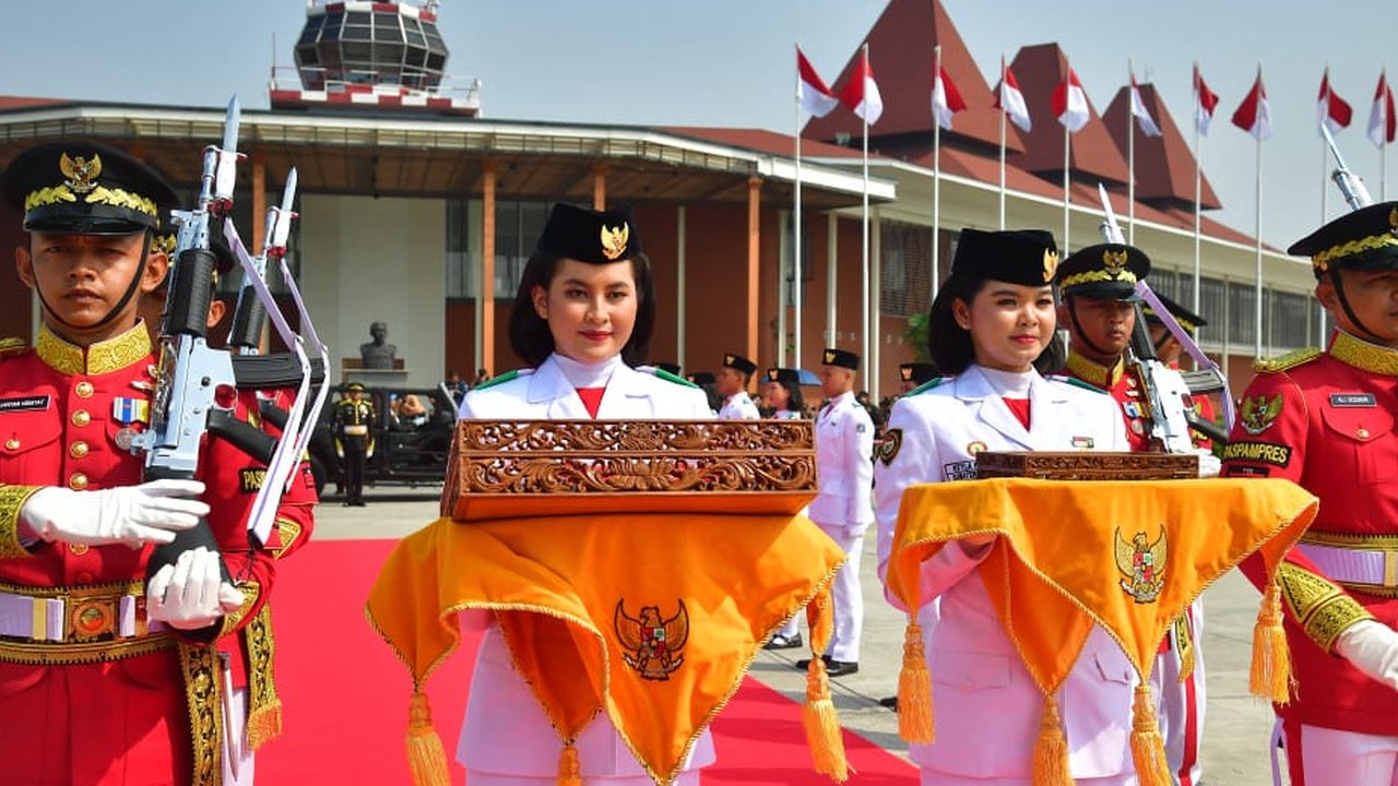 tim pembawa bendera dari Monas ke IKN
