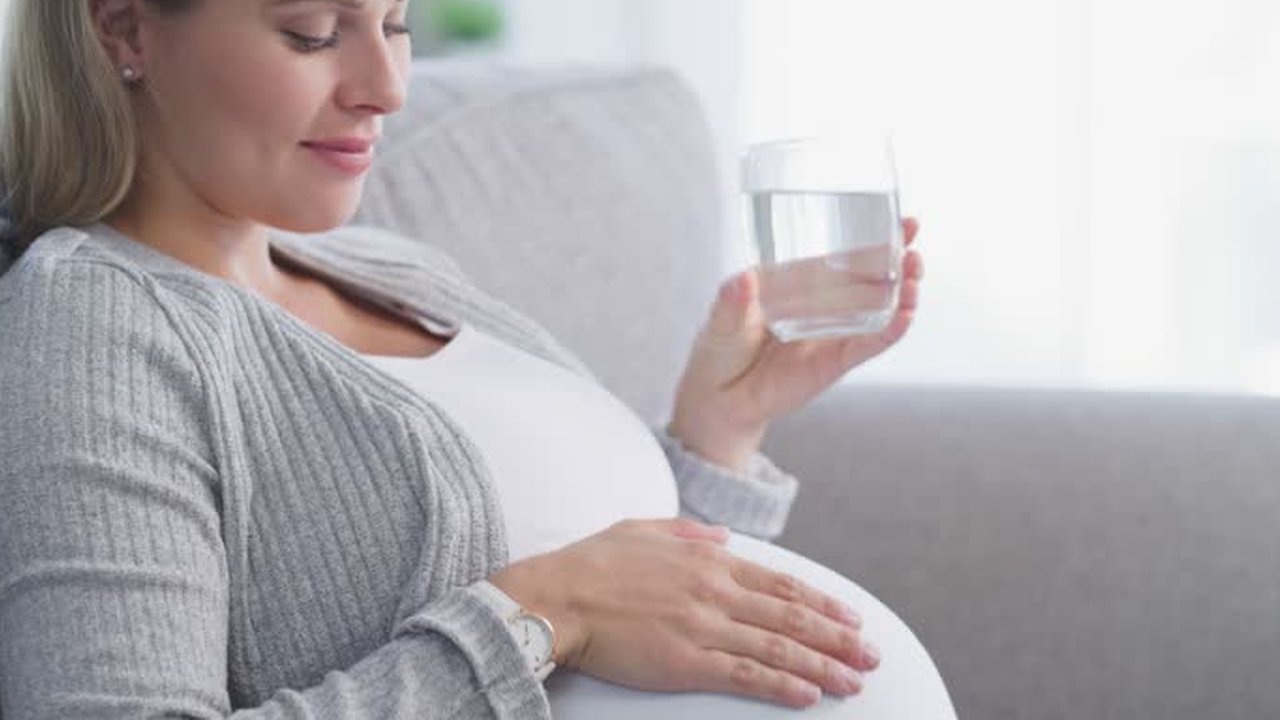 Minum Es saat Hamil Trimester 3