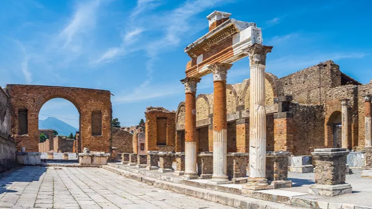 kota pompeii