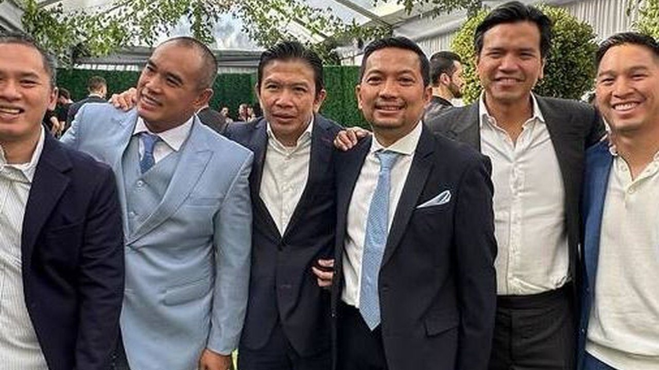 10 Potret Mewah Nia Ramadhani dan Ardi Rayakan Pernikahan 50 Tahun Aburizal Bakrie di Amerika - Undang II Divo & Dihadiri Teman Artis
