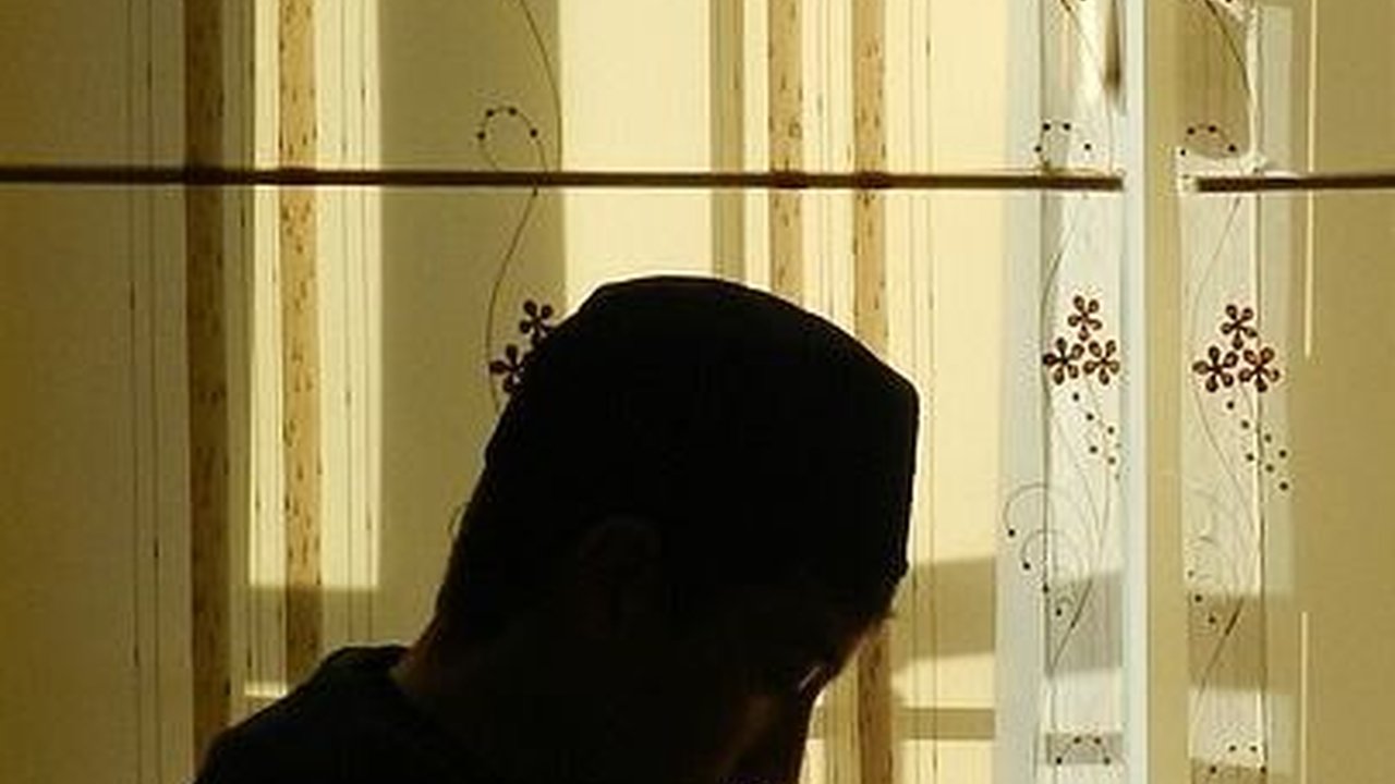 Sholat Tahajud Jam Berapa? Berikut Penjelasannya