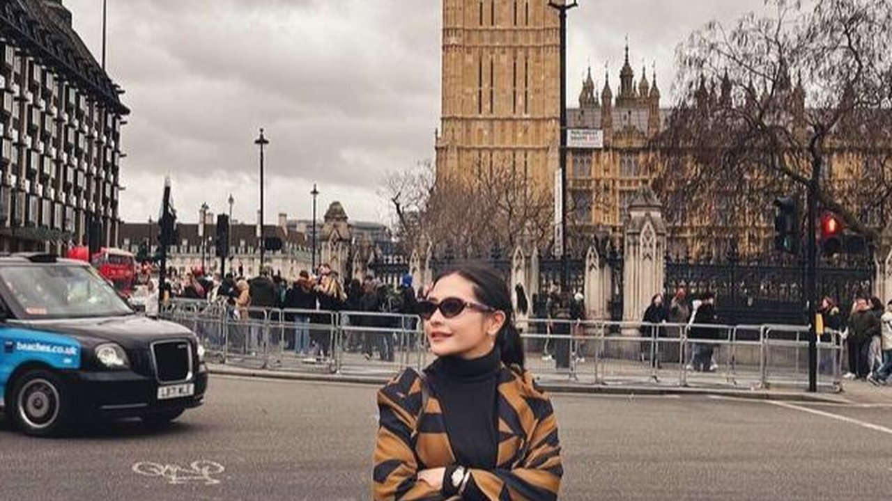 Cantik Gak Ada Obat, Potret Prilly Latuconsina Liburan Mewah di Inggris - OOTD Selalu On Point