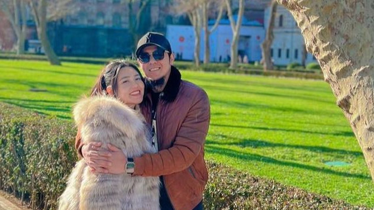Potret Mesra Liburan Via Vallen Bareng Suami di Turki, Berasa Pengantin Baru Lagi Honeymoon