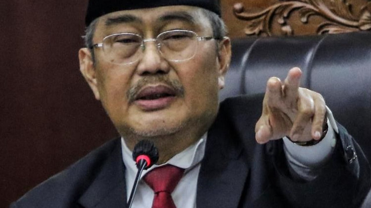 Jimly Ashiddiqie Minta Masyarakat Setop 'Olok-Olok' MK Sebagai Mahkamah Keluarga