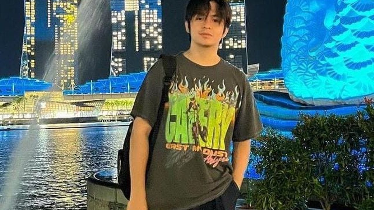 Potret 'Turis Mode' Angga Yunanda di Singapura Bikin Kaum Hawa Auto Klepek-klepek