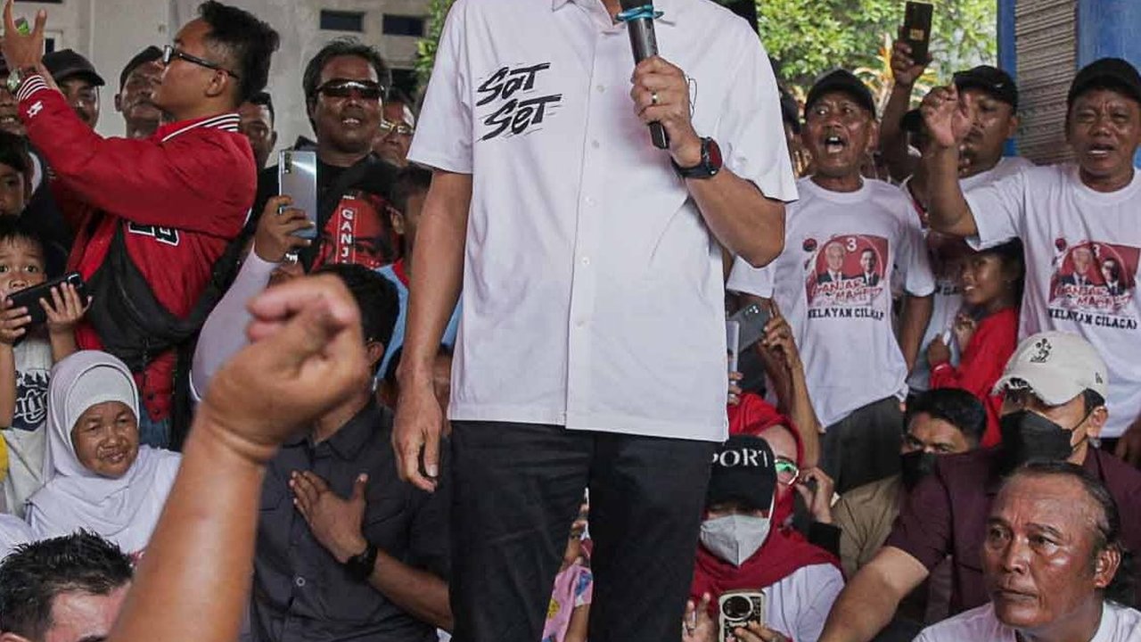 Blusukan ke Brebres, Ganjar Minta Warga Bijak Pakai Media Sosial