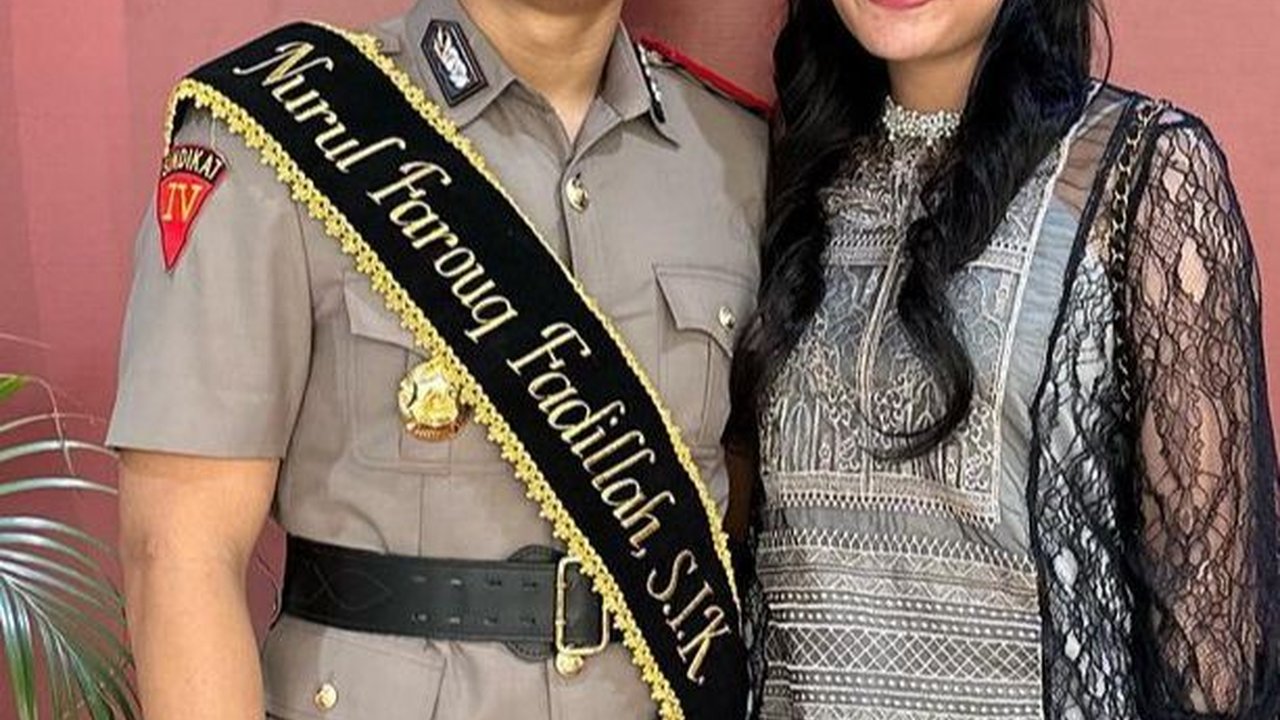 Perwira Polisi Menantu Ketua MPR Foto Bareng Jenderal Lulusan Terbaik, Putra Eks Kapolri Langsung Bereaksi