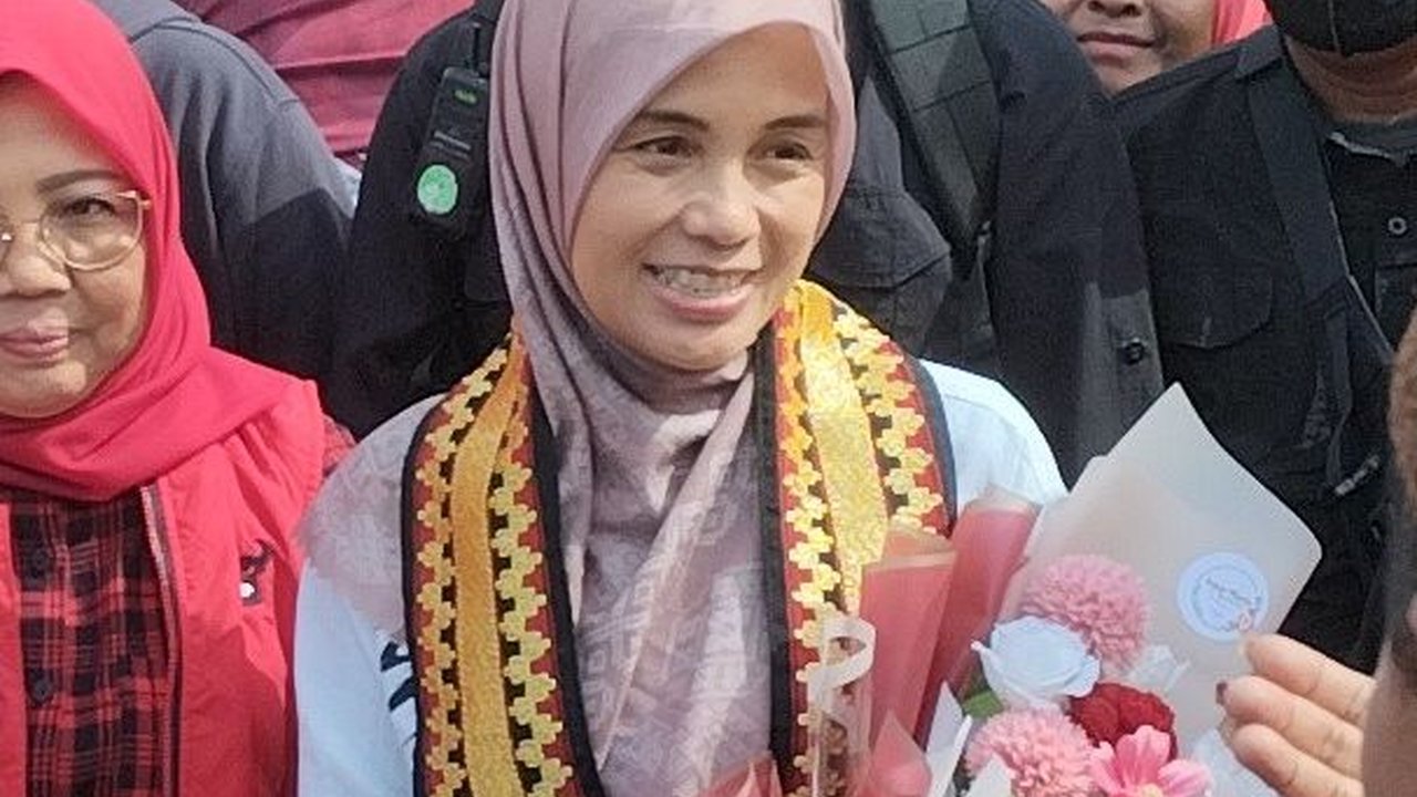 Bertemu Warga Lampung di Rest Area, Siti Atikoh Didoakan Jadi Ibu Negara