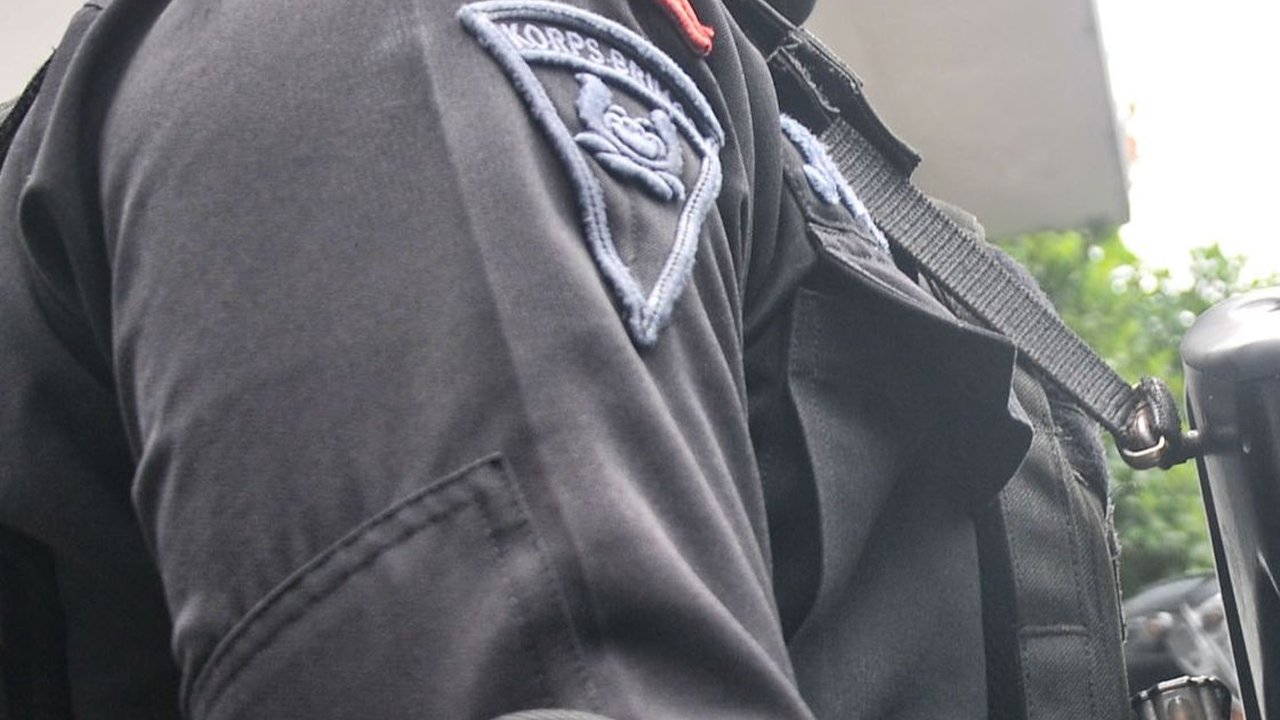 Jiwa Brigade Maksimal! Anggota Brimob 'Pasrah' Yel-tel Dipimpin Sosok Menggemaskan Tak Terduga