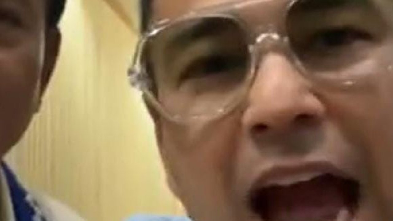 Dampingi Prabowo Kampanye di Bengkulu, Raffi Ahmad Tunjukkan 'Cakaran Cinta' dari Warga