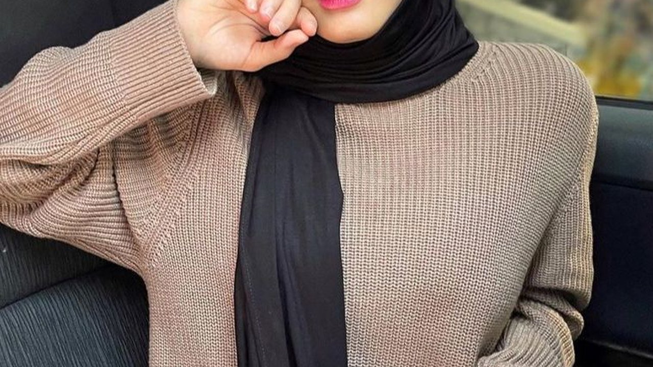 Disebut Netizen Tak Cantik di Kamera Wartawan, Intip Potret Menawan Dinda Hauw Tanpa Make Up