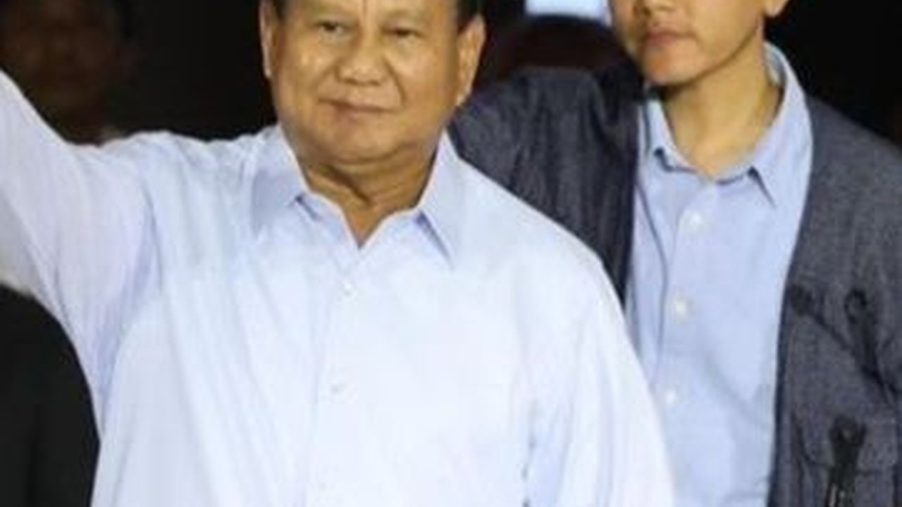 VIDEO: Prabowo & Raffi Live TikTok Nongol Igun, Desta Ajak Joget Gemoy Dua Hari Dua Malam