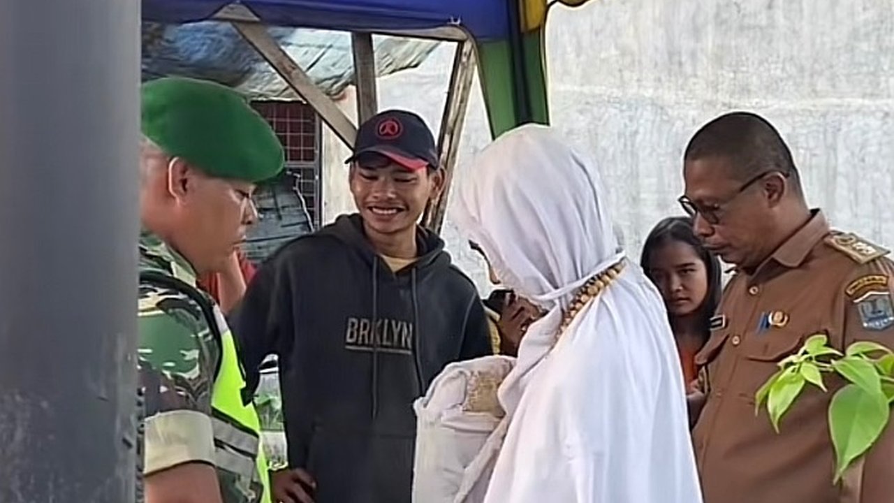Viral Aksi Ibu-ibu Pakai Baju hingga Motor Serba Putih, Begini Endingnya